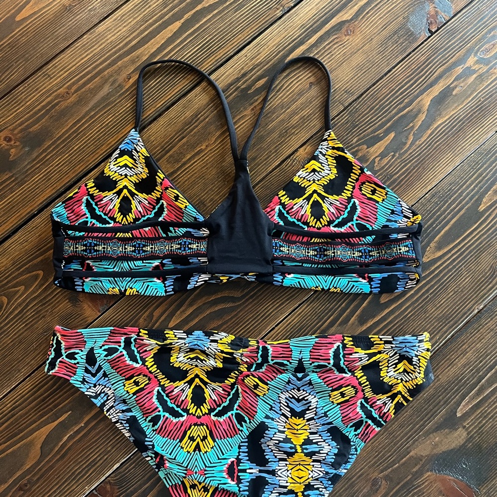 LSpace Patterned Bikini Set - Picture 4 of 4